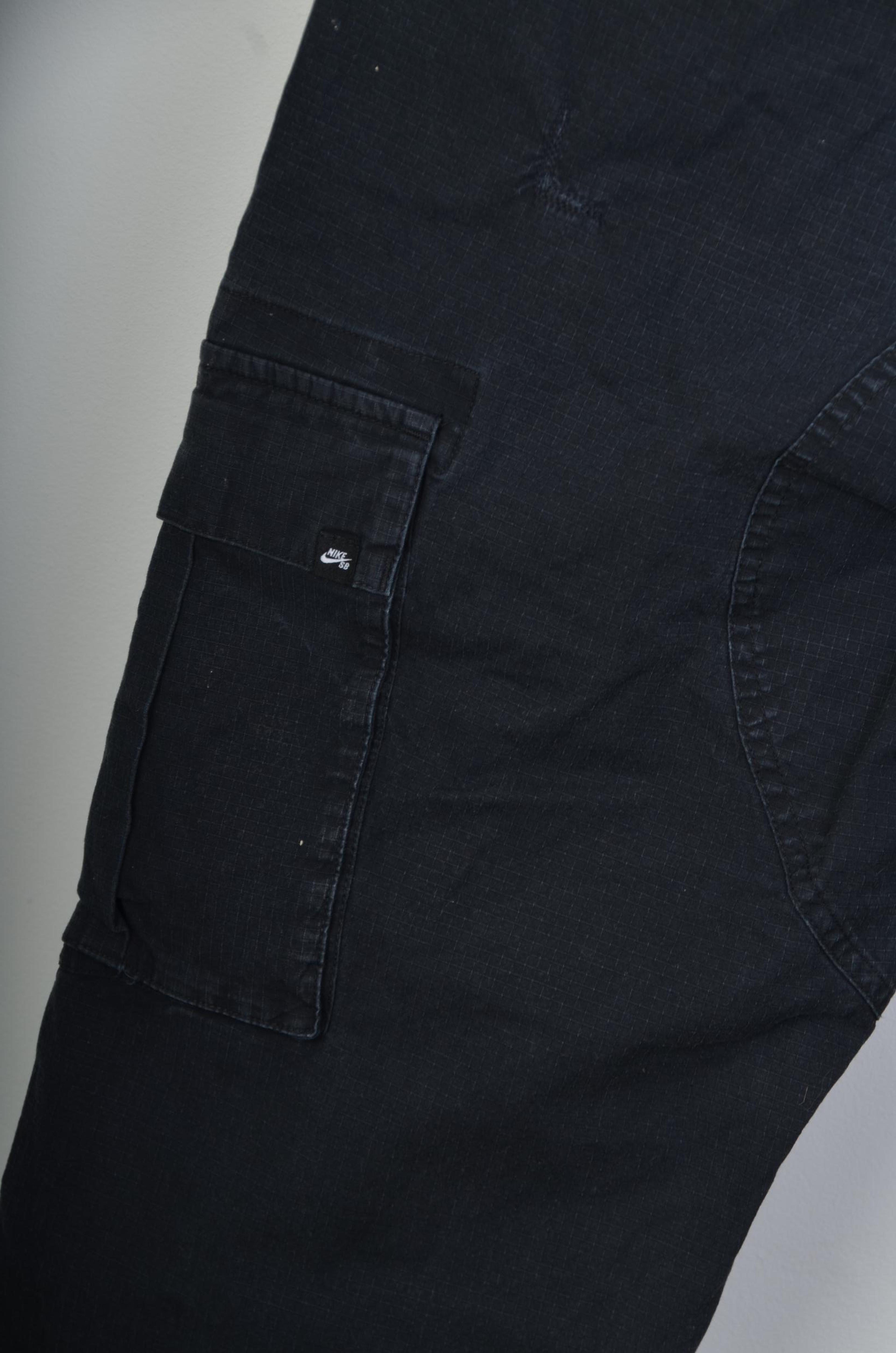 Nike Mens Black Cargo Pants thumbnail 3