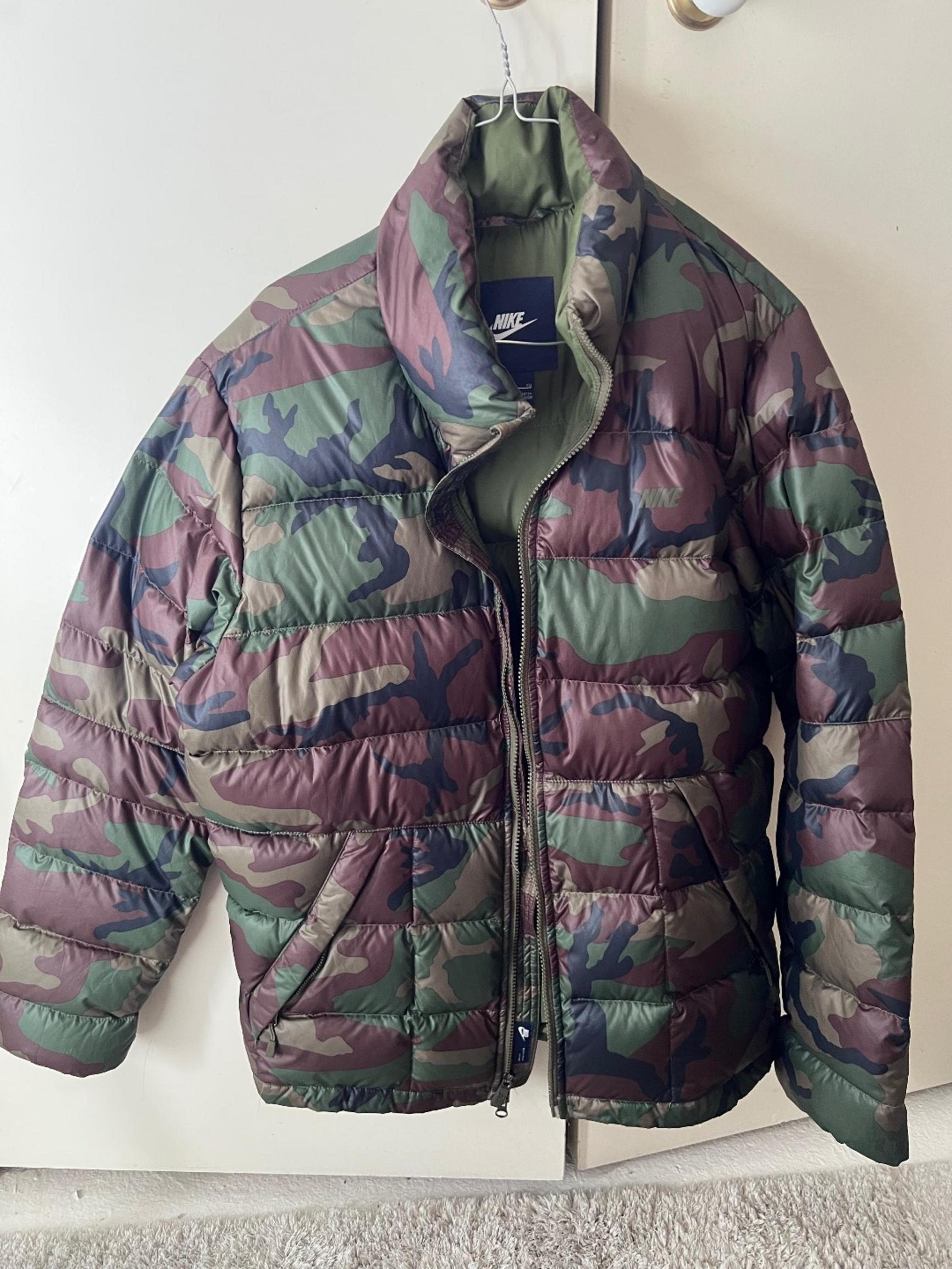 NIKE puffer jackets - mens XL